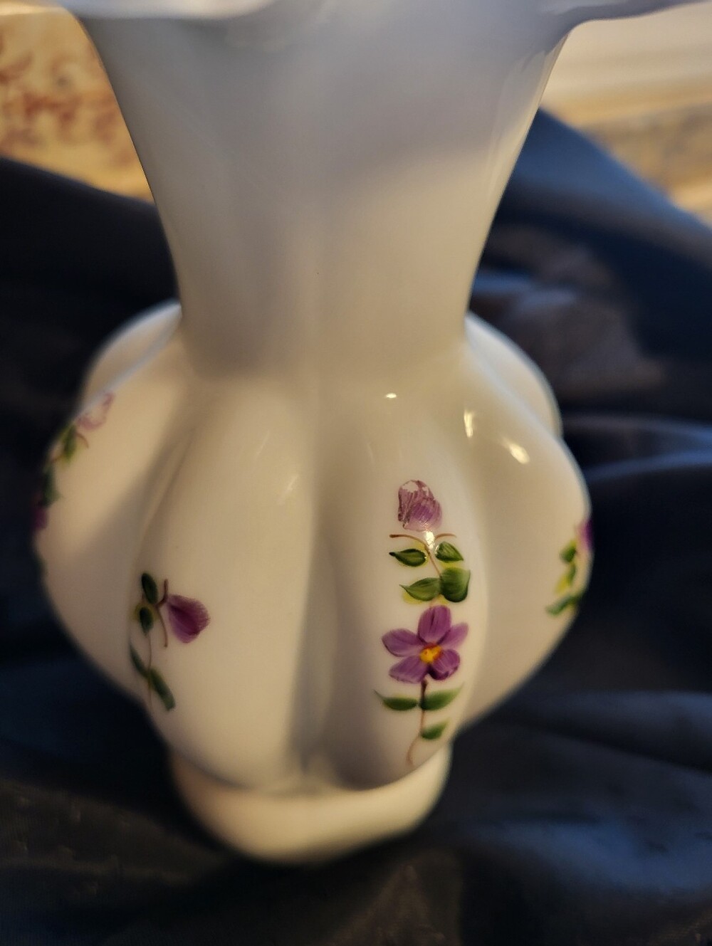 Fenton 6 In. White Glass Violets In The Snow Ruffled Vase - Picture 13 of 15